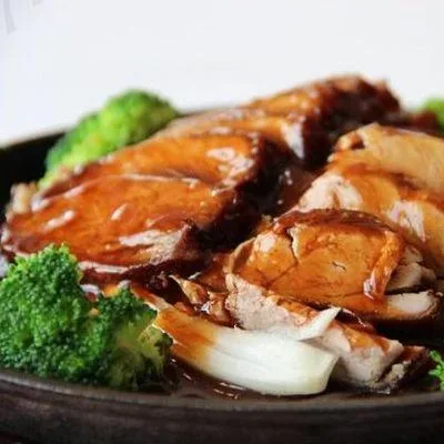 CANARD SUR PLAQUE CHAUFFANTE