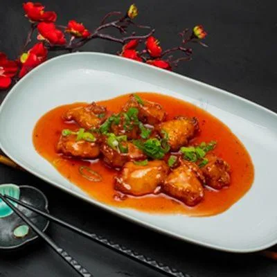 BEIGNETS DE POULET SAUCE PIQUANTE ET AIGRE-DOUCE