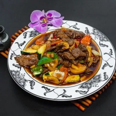 TRANCHES DE BŒUF SAUCE PIQUANTE