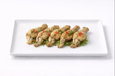 CUISSES DE GRENOUILLES AU SEL ET POIVRE