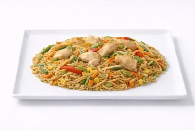 NOUILLES SAUTÉES AU POULET