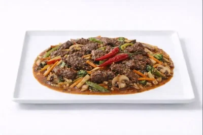 BOEUF SAUTÉ À LA SAUCE PIQUANTE