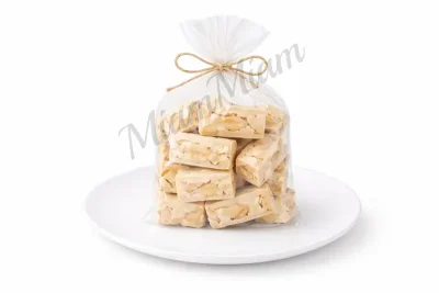 NOUGAT AUX AMANDES ET CHOCOLAT BLANC