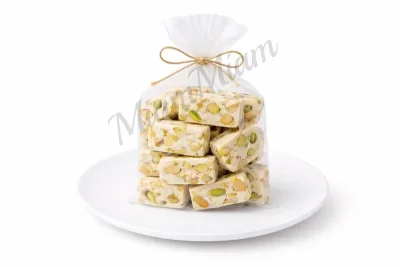 NOUGAT AUX AMANDES ET PISTACHES