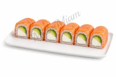 SAUMON ROLL AVOCAT CHEESE